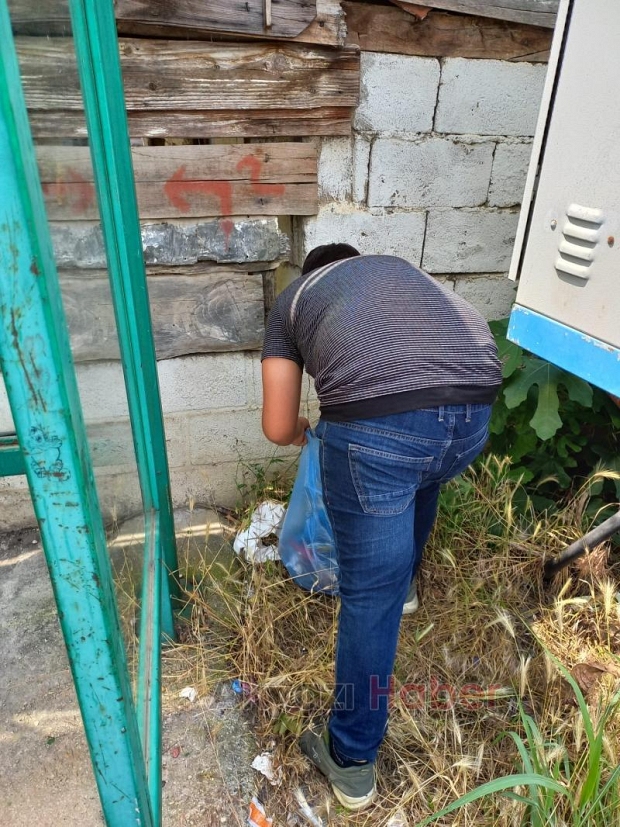 Öğrenciler sokakları temizledi