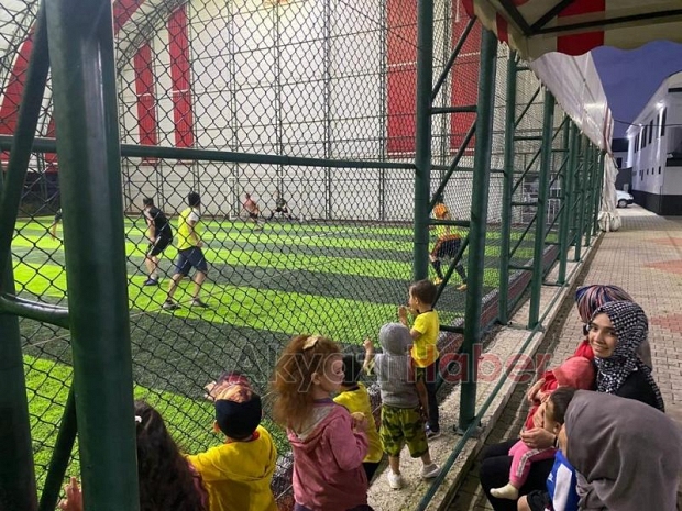 İnönü Anaokulu Velilerinden Unutulmaz Dostluk Maçı