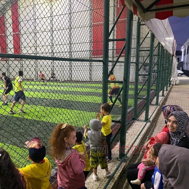 İnönü Anaokulu Velilerinden Unutulmaz Dostluk Maçı