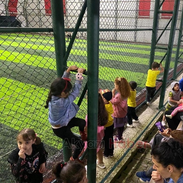 İnönü Anaokulu Velilerinden Unutulmaz Dostluk Maçı