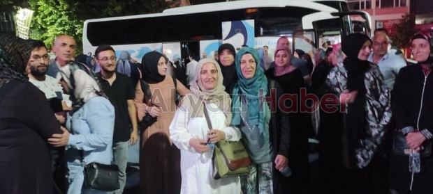 Akyazı hac kafilesi dualarla uğurlandı