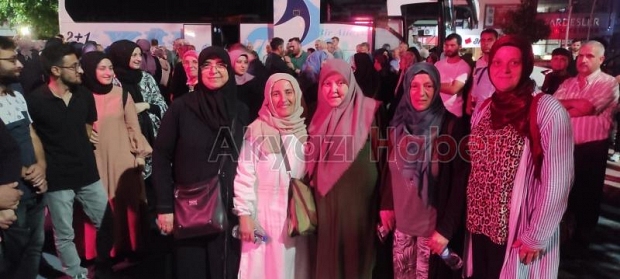 Akyazı hac kafilesi dualarla uğurlandı