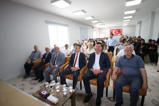 Akyazı'da Kitap Okuma Yarışmasında ödüller verildi