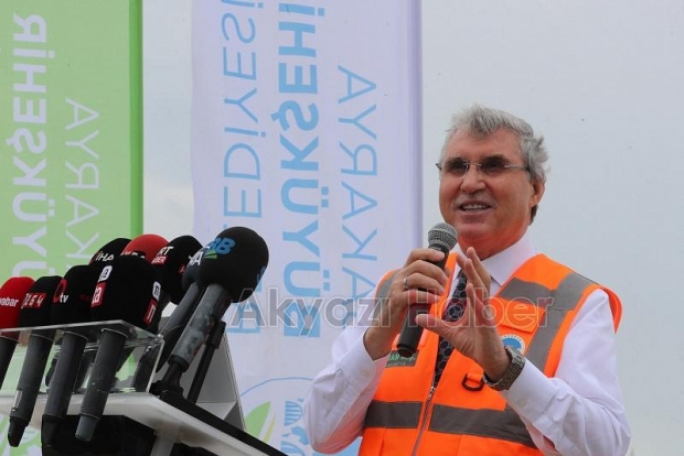 Büyükşehir avokado yetiştirecek; İlk fidanlar toprakla buluştu