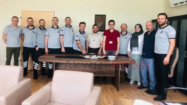 Akyazı Devlet Hastanesi'nde sürpriz kutlama