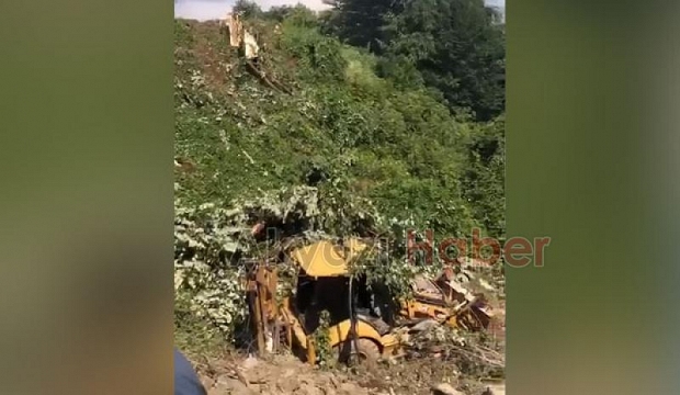 Çamlıca'da kepçe uçuruma yuvarlandı