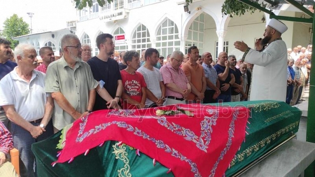 Ayşe Azizoğlu Defnedildi 