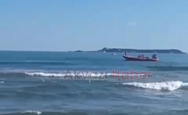 Akyazılı gençlerden biri boğuldu, diğeri kayıp