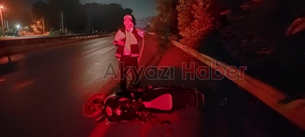 Motosikletle tıra çarptı