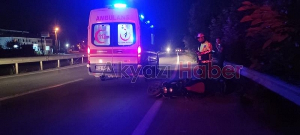 Motosikletle tıra çarptı