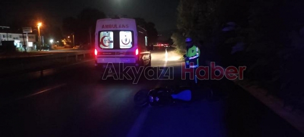 Motosikletle tıra çarptı