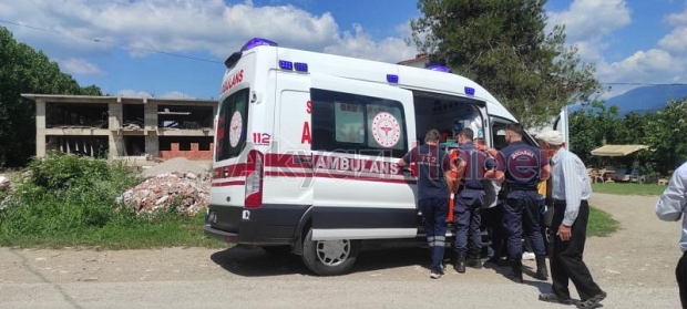 Takla atan otomobildeki 6 kişi yaralandı