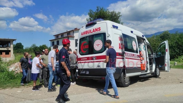 Takla atan otomobildeki 6 kişi yaralandı