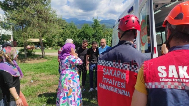 Takla atan otomobildeki 6 kişi yaralandı