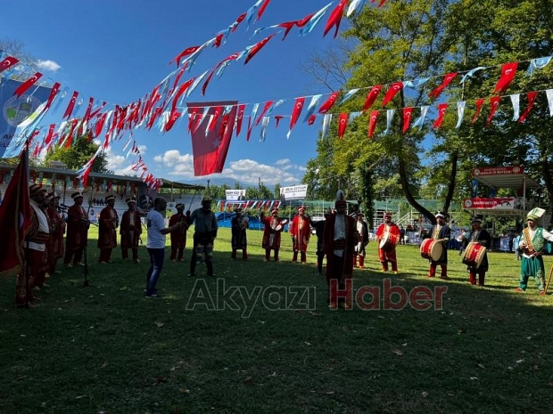 Tarihi Akbalık Yağlı Güreşleri başladı