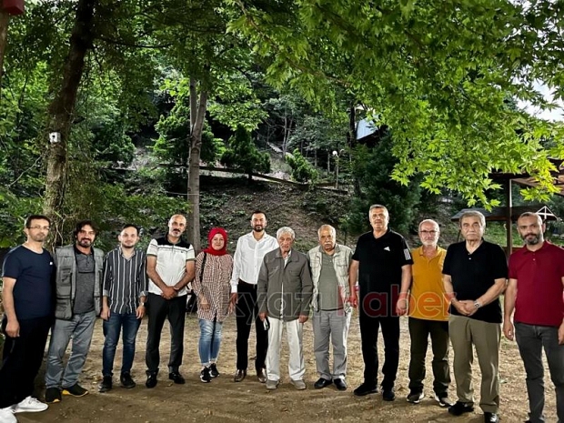 Akbalık Güreş Ağalığını devreden Öztürk'ten gazetecilere teşekkür