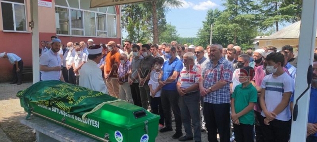  Emine Göksal Defnedildi.
