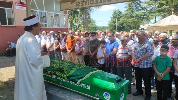  Emine Göksal Defnedildi.