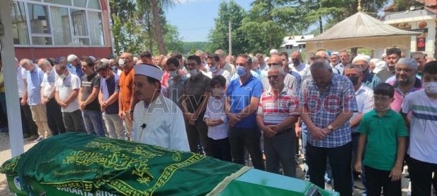  Emine Göksal Defnedildi.