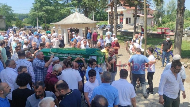  Emine Göksal Defnedildi.