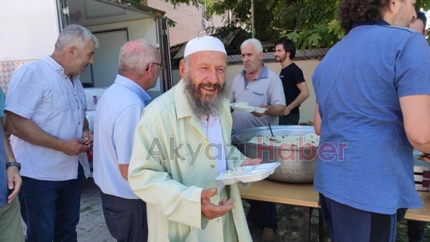  Akyazı İHL Mezunları Okul Bahçesinde Pilav Gününde Buluştu