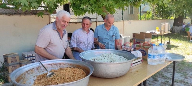  Akyazı İHL Mezunları Okul Bahçesinde Pilav Gününde Buluştu