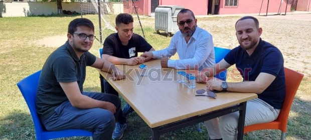  Akyazı İHL Mezunları Okul Bahçesinde Pilav Gününde Buluştu