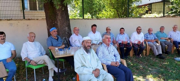 Akyazı İHL Mezunları Okul Bahçesinde Pilav Gününde Buluştu