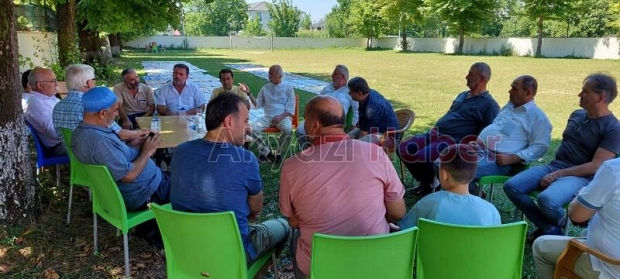  Akyazı İHL Mezunları Okul Bahçesinde Pilav Gününde Buluştu