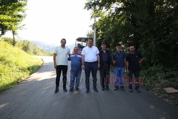 Akyazı’da beton yol çalışmaları hızla sürüyor