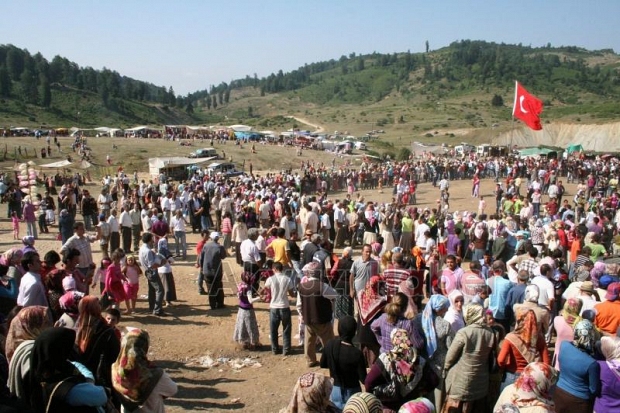 Acelle Şenliği Başladı