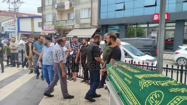 Motosikletle fırına dalan Iraklı genç toprağa verildi