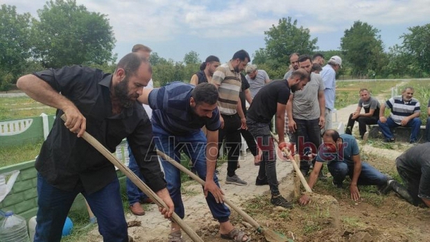 Motosikletle fırına dalan Iraklı genç toprağa verildi
