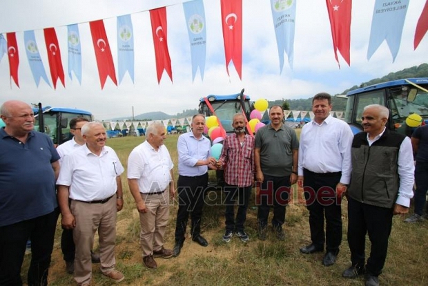 Acelle Şenliği Başladı