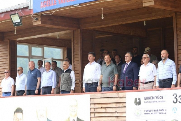 Acelle Şenliği Başladı