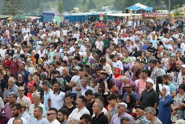 Acelle Yaylası Şenlikleri'nde ağalığı Ömer Peker ve Recep Yılmaz aldı