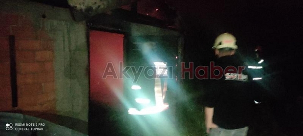 Akyazı'da samanlık yangını