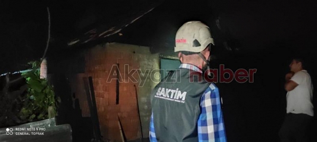 Akyazı'da samanlık yangını