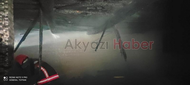 Akyazı'da samanlık yangını