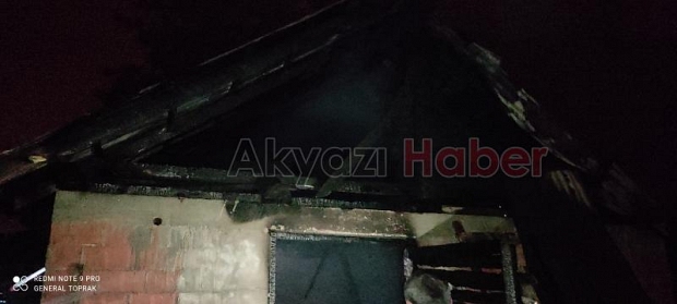 Akyazı'da samanlık yangını