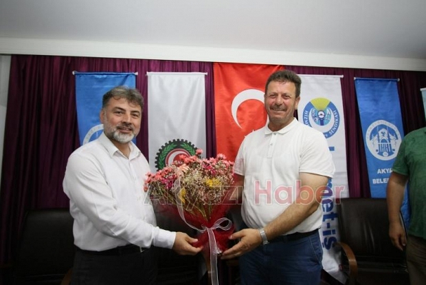  Akyazı Belediyesi’nde sözleşme sevinci 