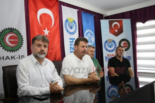  Akyazı Belediyesi’nde sözleşme sevinci 
