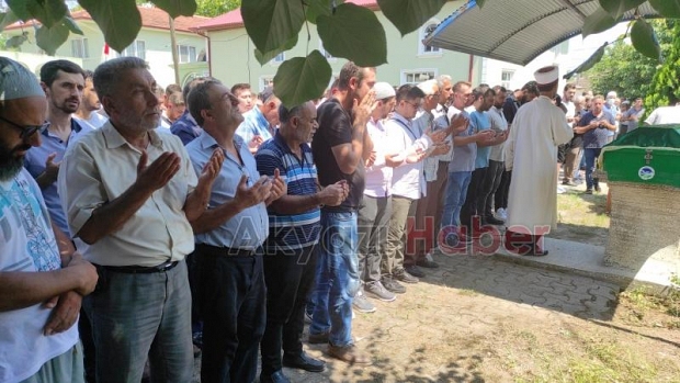 Nişanlısının gözleri önünde boğulan gence son görev