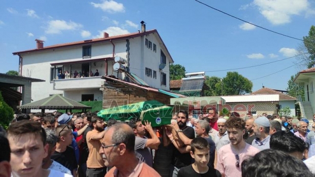 Nişanlısının gözleri önünde boğulan gence son görev