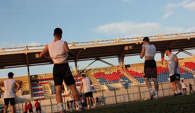 As Akyazıspor top başı yaptı