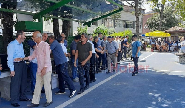  Reyhan Öner  ve  Ali Tetik dualarla defnedildi