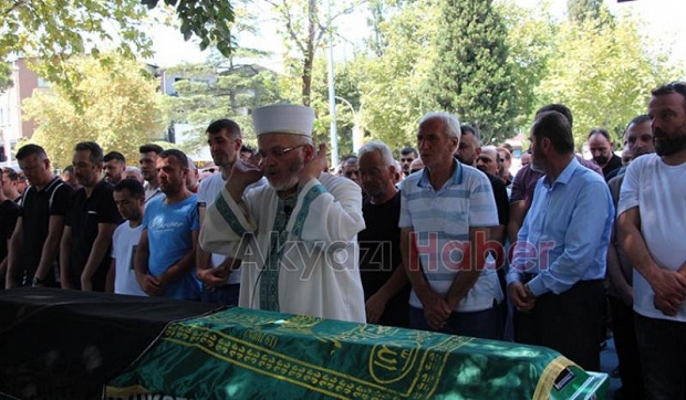  Reyhan Öner  ve  Ali Tetik dualarla defnedildi