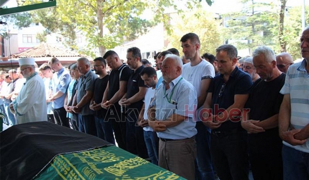  Reyhan Öner  ve  Ali Tetik dualarla defnedildi