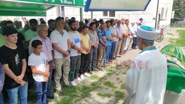  Emine Yıldıran dualarla son yolculuğuna uğurlandı