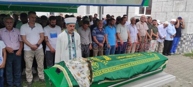  Emine Yıldıran dualarla son yolculuğuna uğurlandı